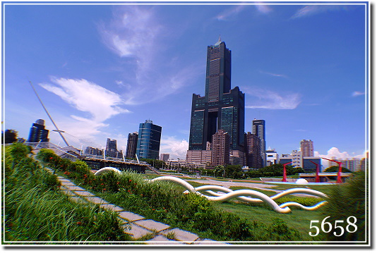 tweet    东帝士85大楼是南最高的观景台,也是高雄市地标景观之